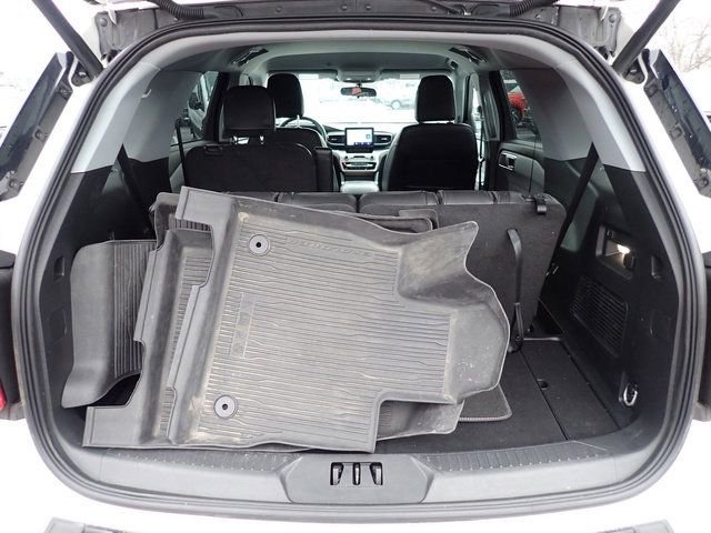 Certified 2023 Ford Explorer XLT w/ Equipment Group 202A image 8