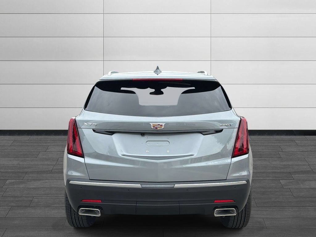 New 2026 Cadillac XT5 Luxury w/ LPO, ONYX Package FWD image 6
