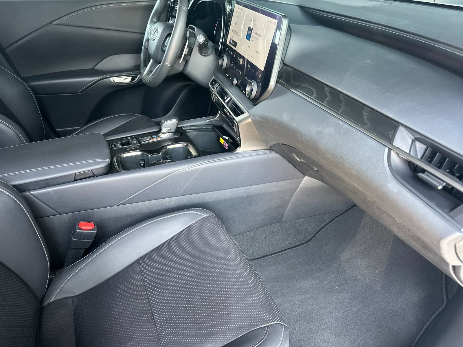 Used 2023 Lexus RX 350 Premium Plus w/ Cold Area Package FWD image 16