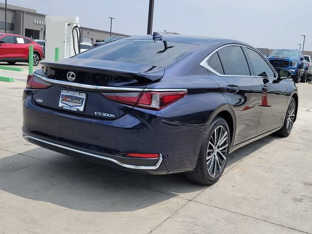 Used 2025 Lexus ES 300h w/ Premium Package FWD image 3