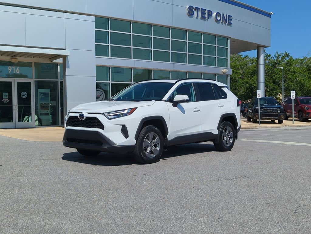 Used 2024 Toyota RAV4 XLE w/ Convenience Package FWD image 2