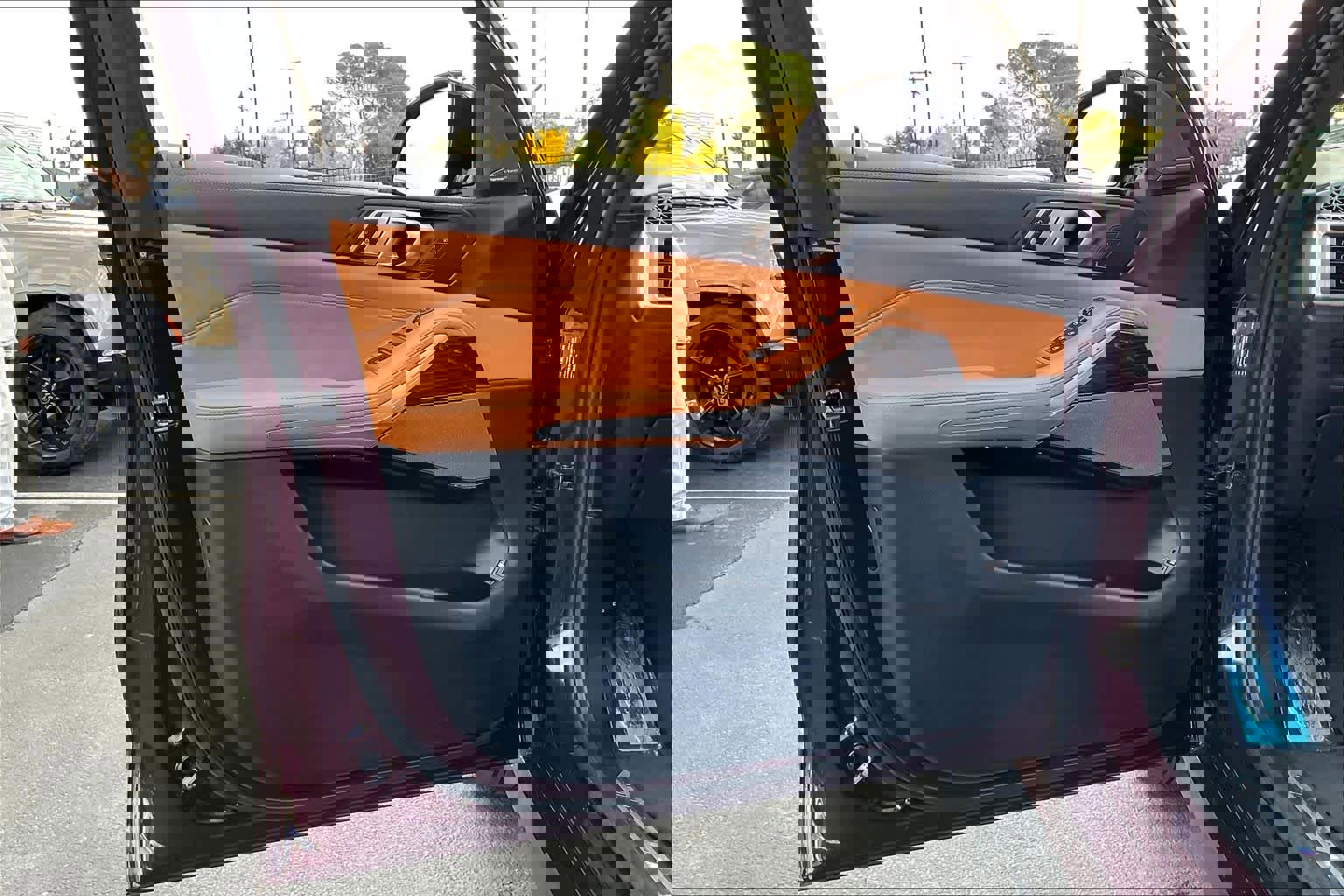 Used 2024 BMW X5 xDrive50e w/ M Sport Package image 26