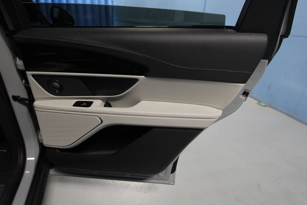 Used 2026 Lincoln Nautilus Reserve AWD/4WD image 31