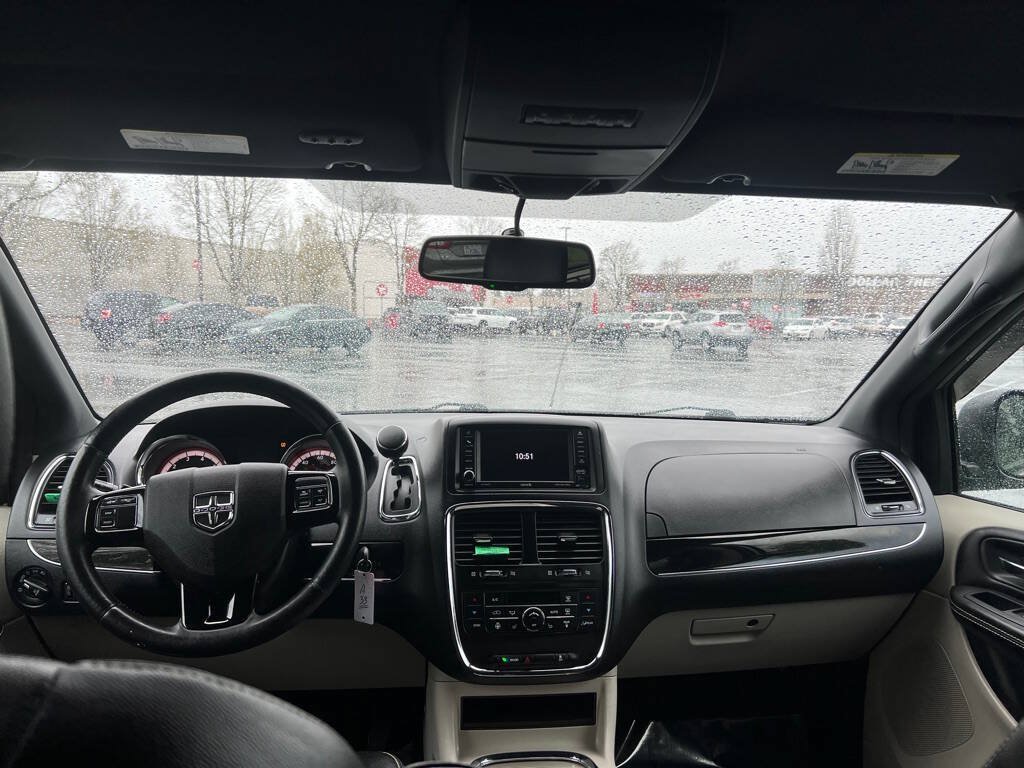 Used 2016 Dodge Grand Caravan SXT FWD image 10