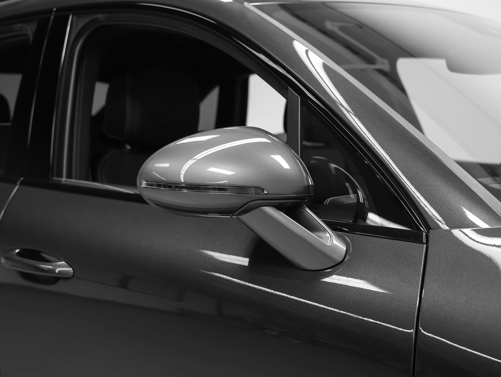 New 2026 Porsche Macan Turbo AWD/4WD image 14