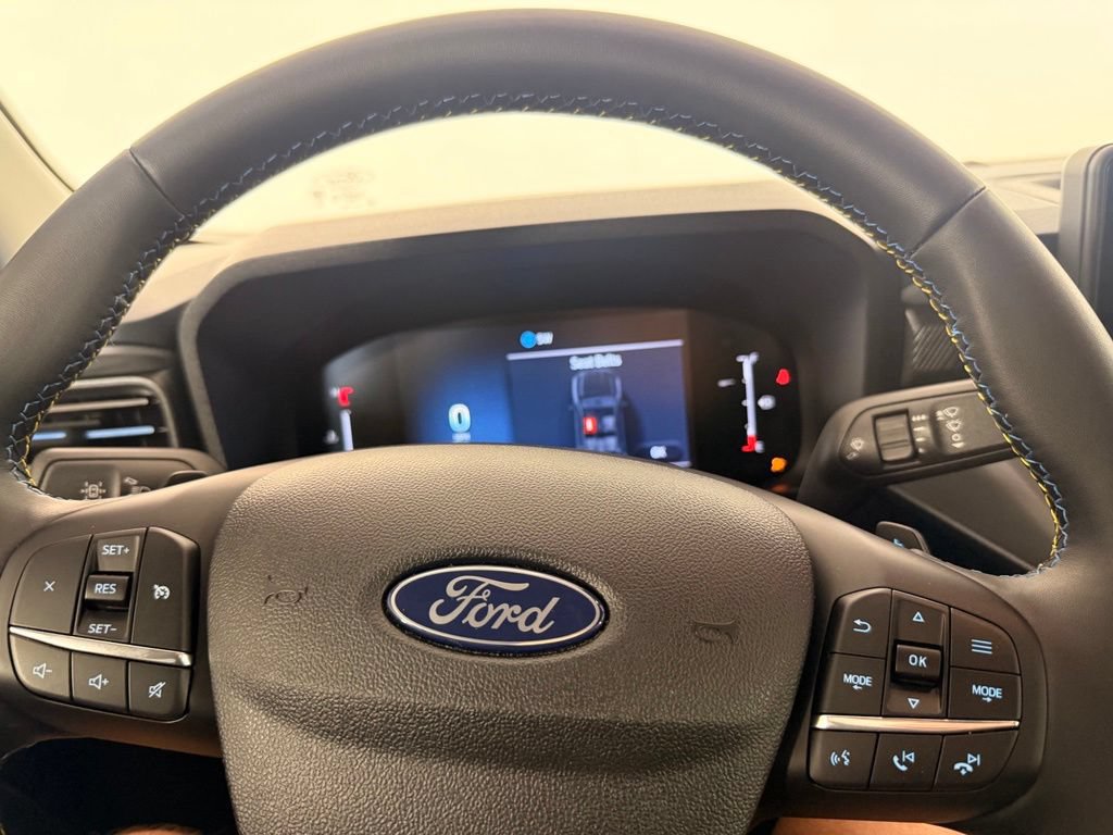 Used 2026 Ford Maverick Lobo AWD/4WD image 25
