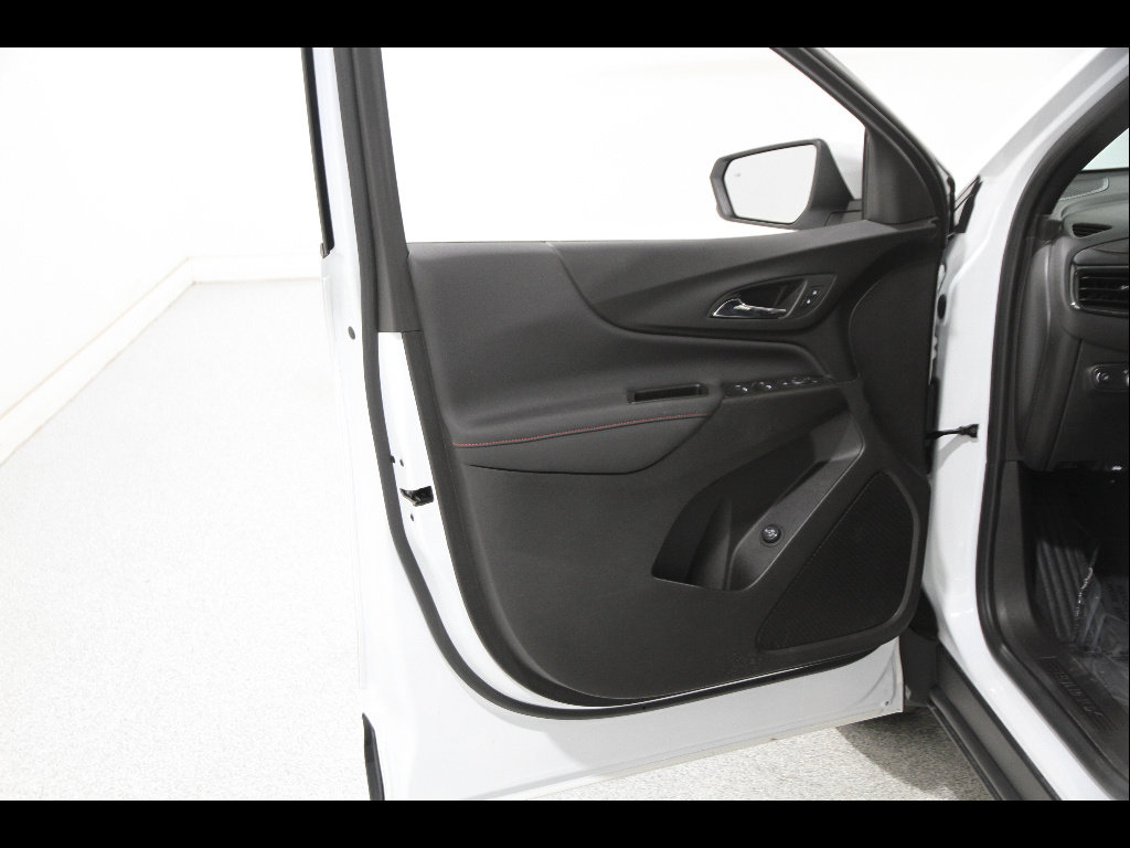 Certified 2024 Chevrolet Equinox RS FWD image 4