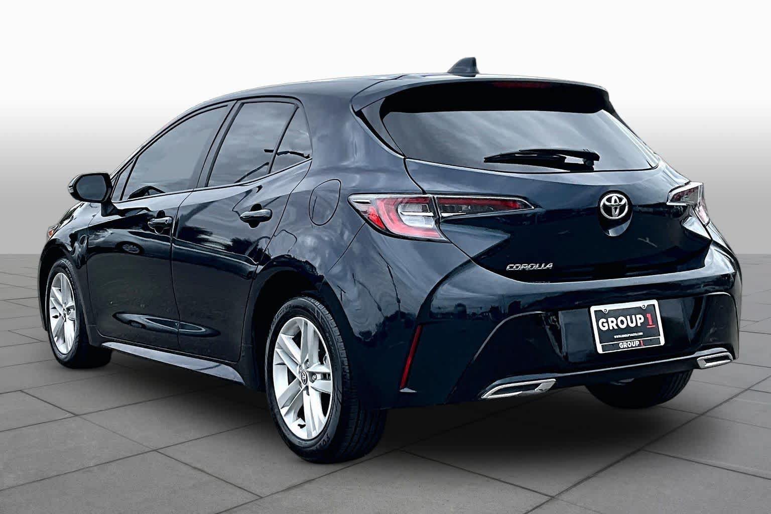 Certified 2022 Toyota Corolla SE w/ SE Preferred Package FWD image 11