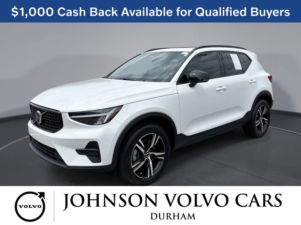 New 2026 Volvo XC40 B4 Core w/ Climate Package FWD image 1