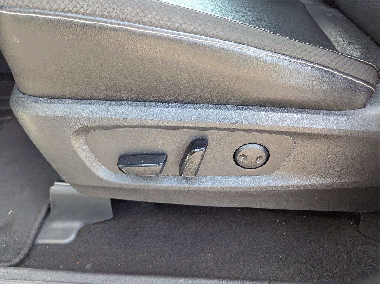 Used 2023 Nissan Pathfinder SL image 22