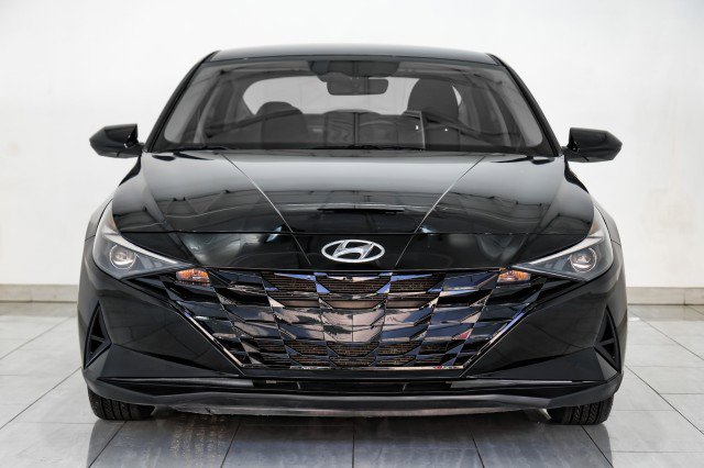 Used 2021 Hyundai Elantra SE w/ Cargo Package image 3