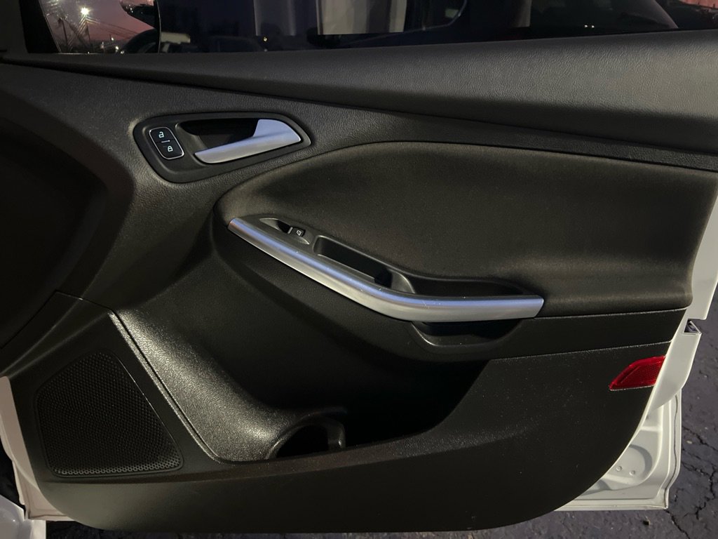 Used 2017 Ford Focus ST image 18