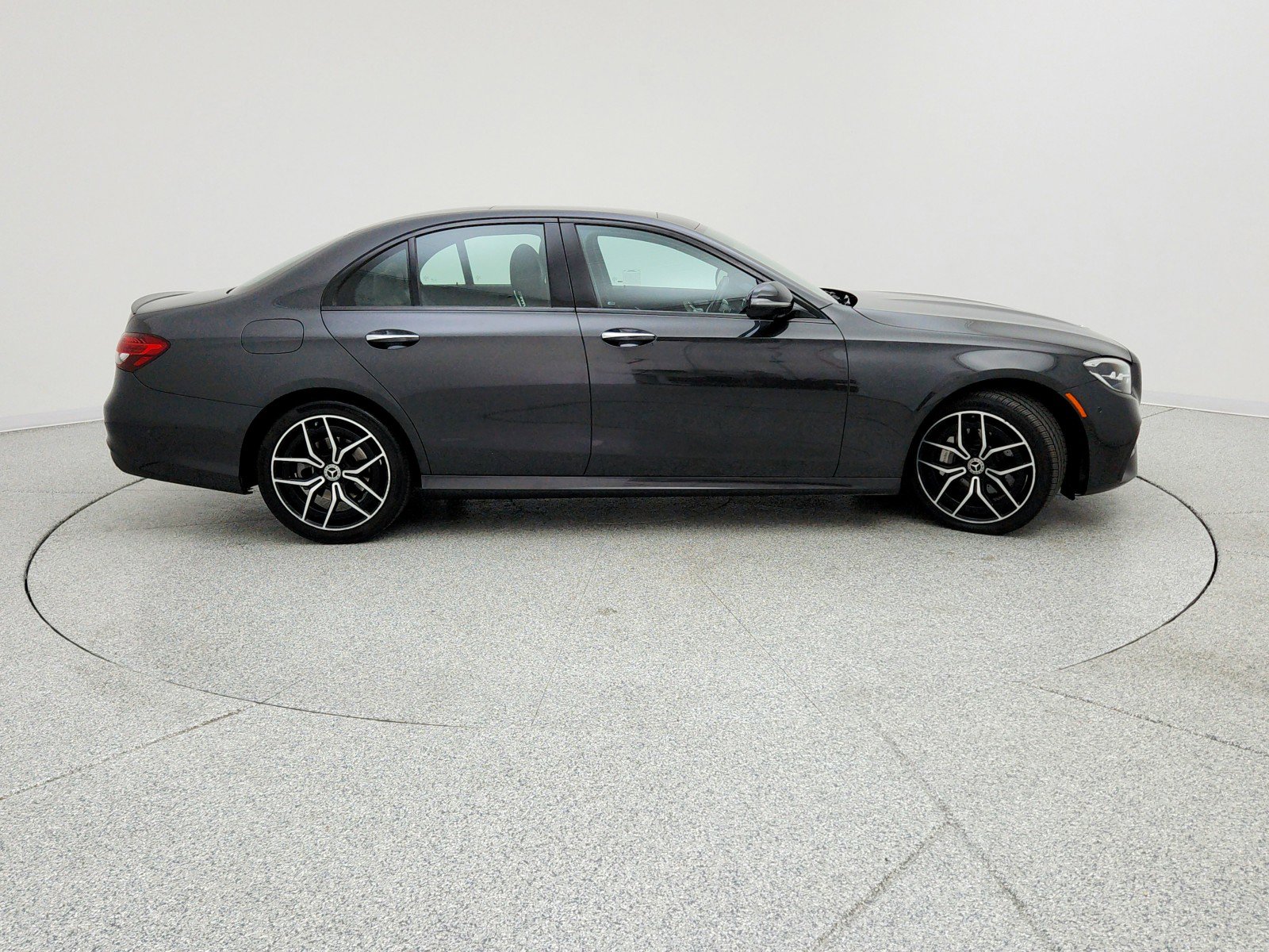Used 2022 Mercedes-Benz E 350 Sedan image 4