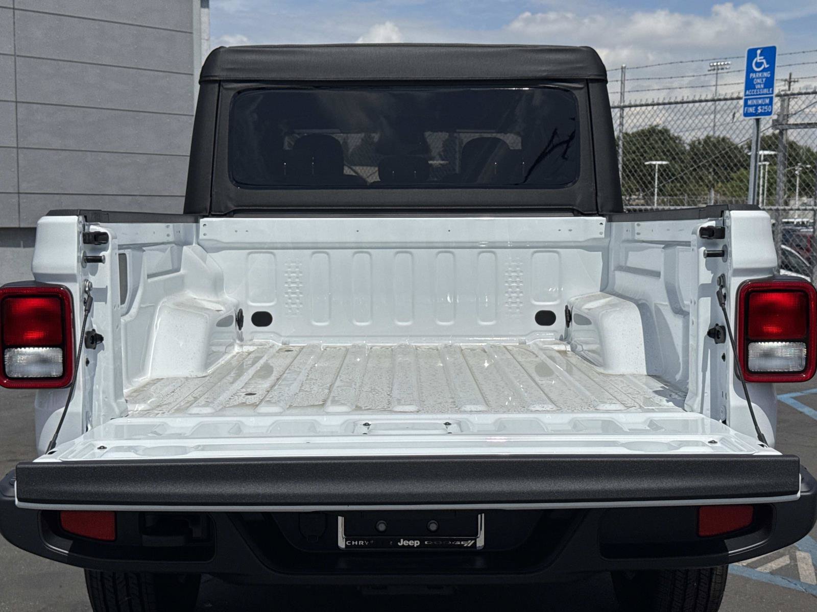 New 2026 Jeep Gladiator Sport AWD/4WD image 30