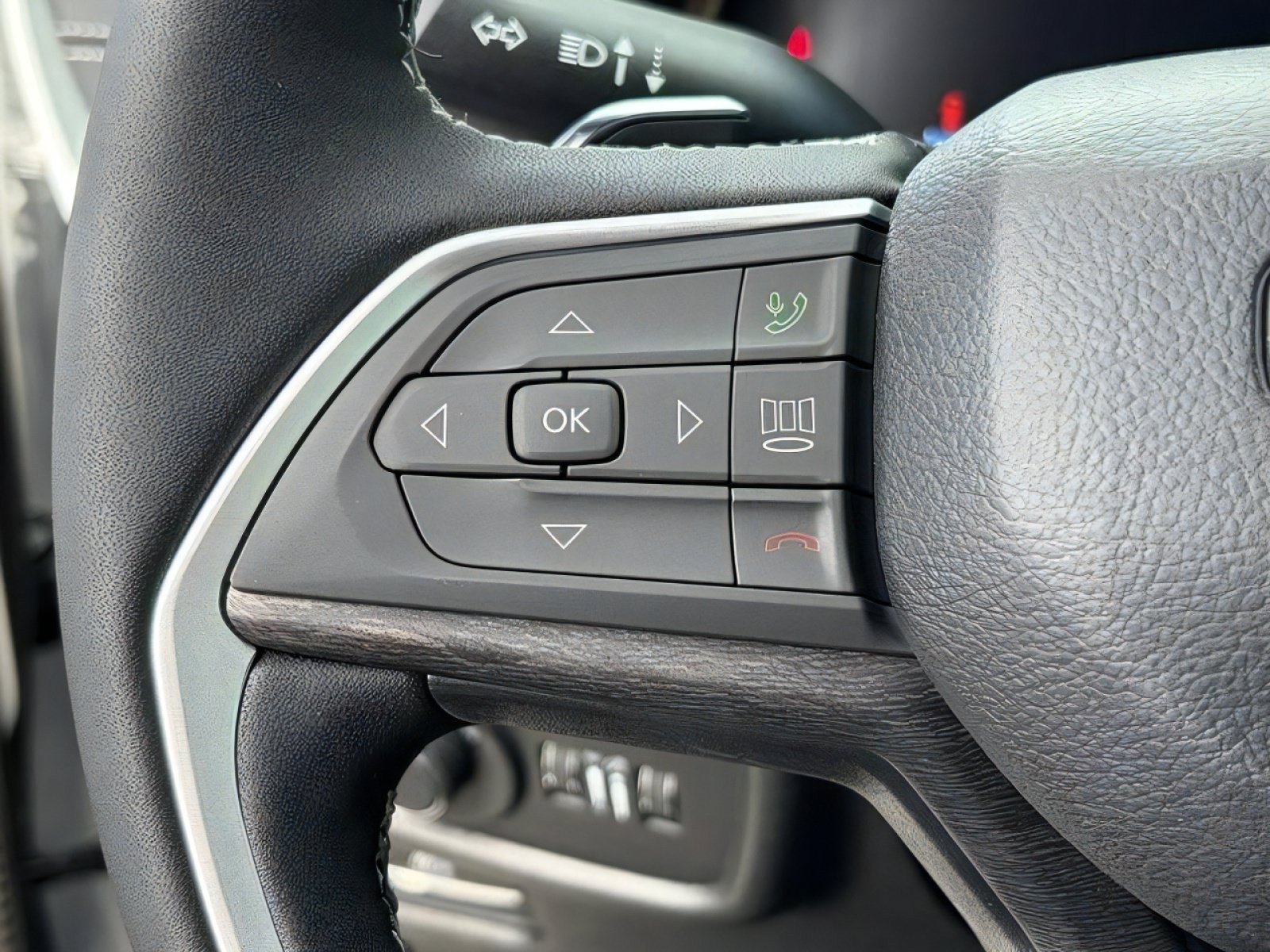 New 2026 Jeep Grand Cherokee Altitude RWD image 20