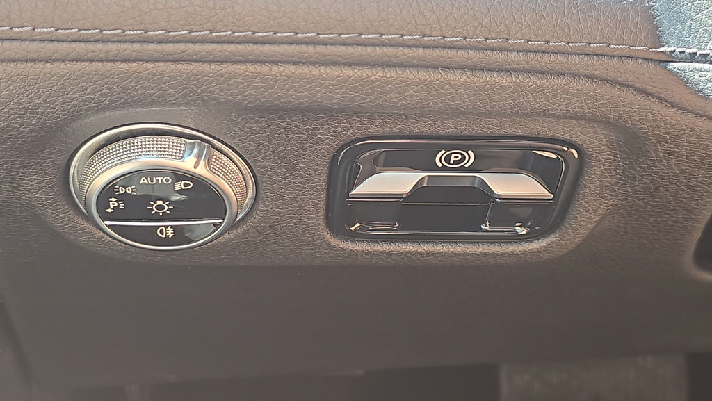 Used 2022 Mercedes-Benz EQS 450+ Sedan image 24