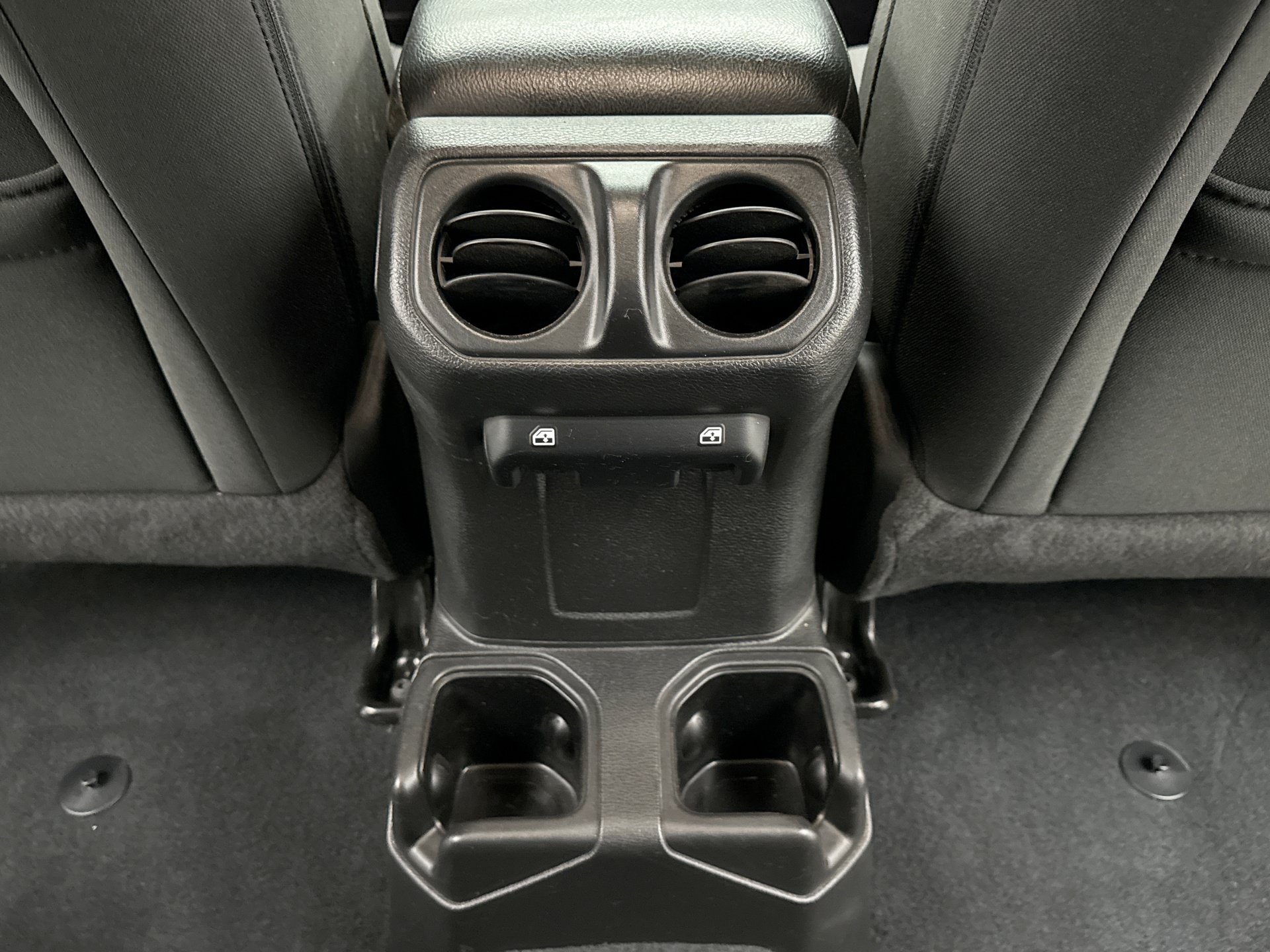 Used 2022 Jeep Wrangler Unlimited Sport AWD/4WD image 19