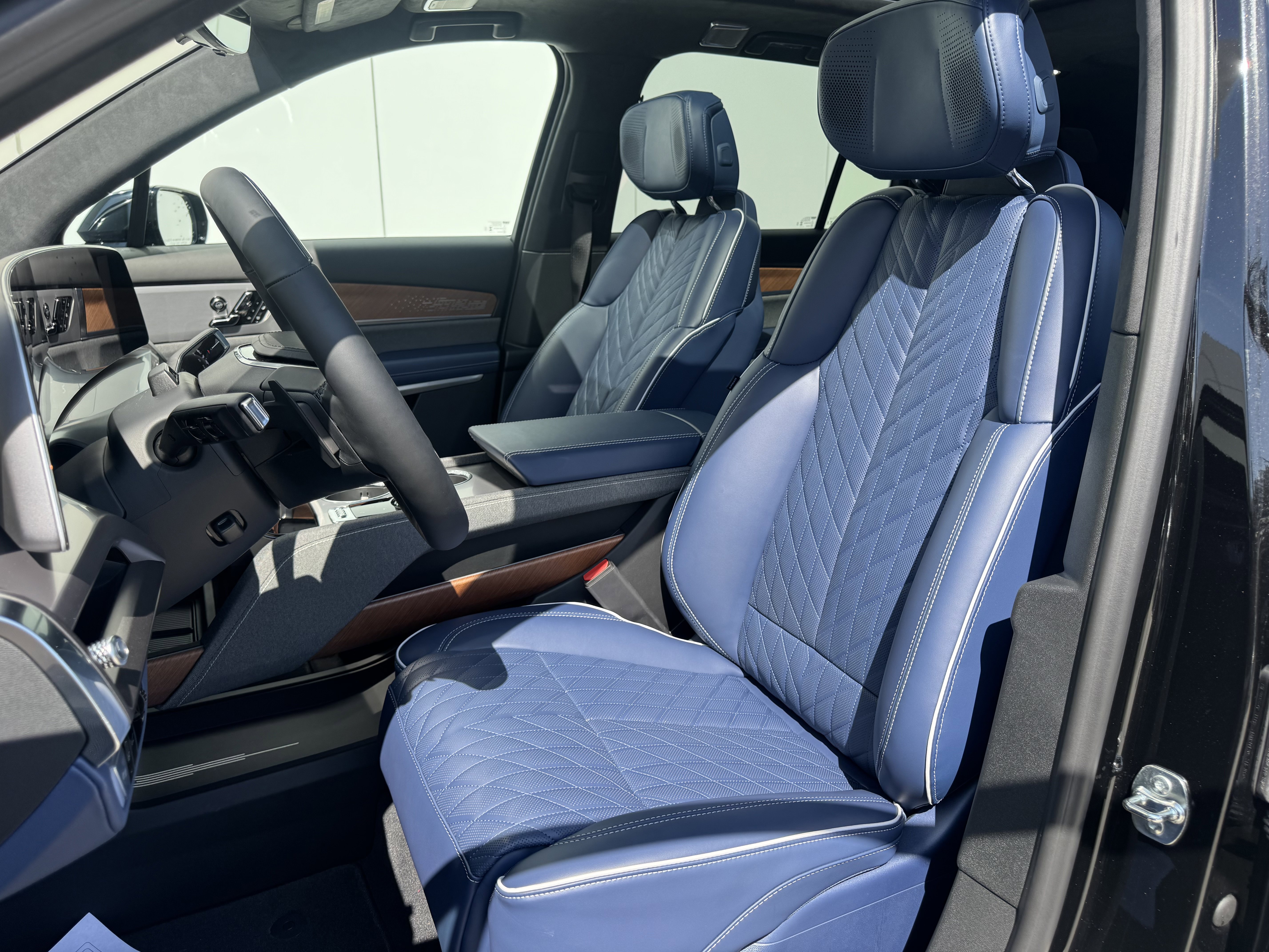 New 2026 Cadillac Vistiq Premium Luxury image 11