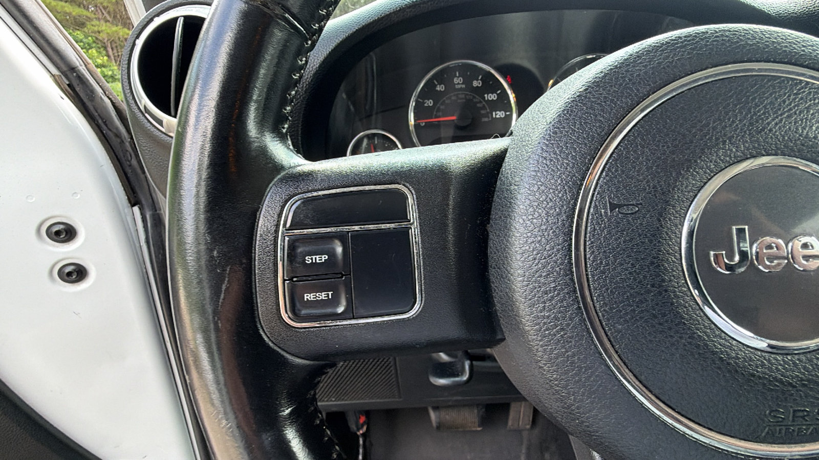 Used 2011 Jeep Wrangler Unlimited Sahara AWD/4WD image 25