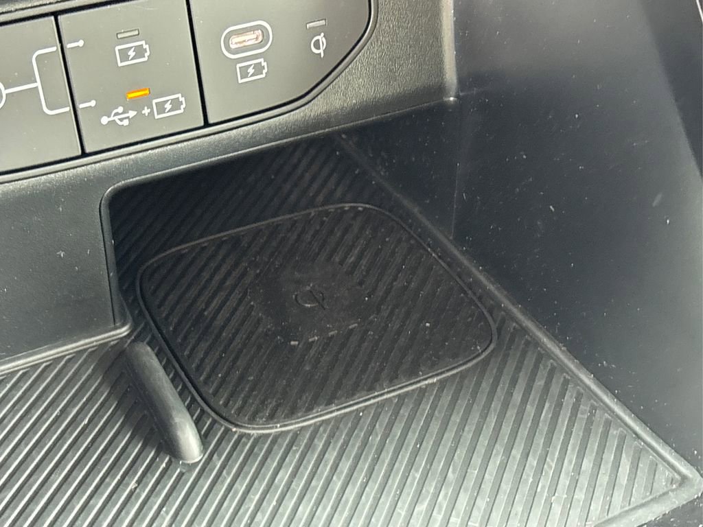 Certified 2025 Kia Sorento S w/ Panoramic Sunroof Package image 32