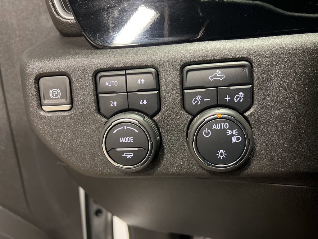 Certified 2023 Chevrolet Silverado 1500 LT w/ Z71 Off-Road Package image 18