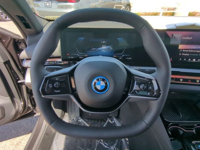 Used 2025 BMW i5 eDrive40i w/ Premium Package image 20
