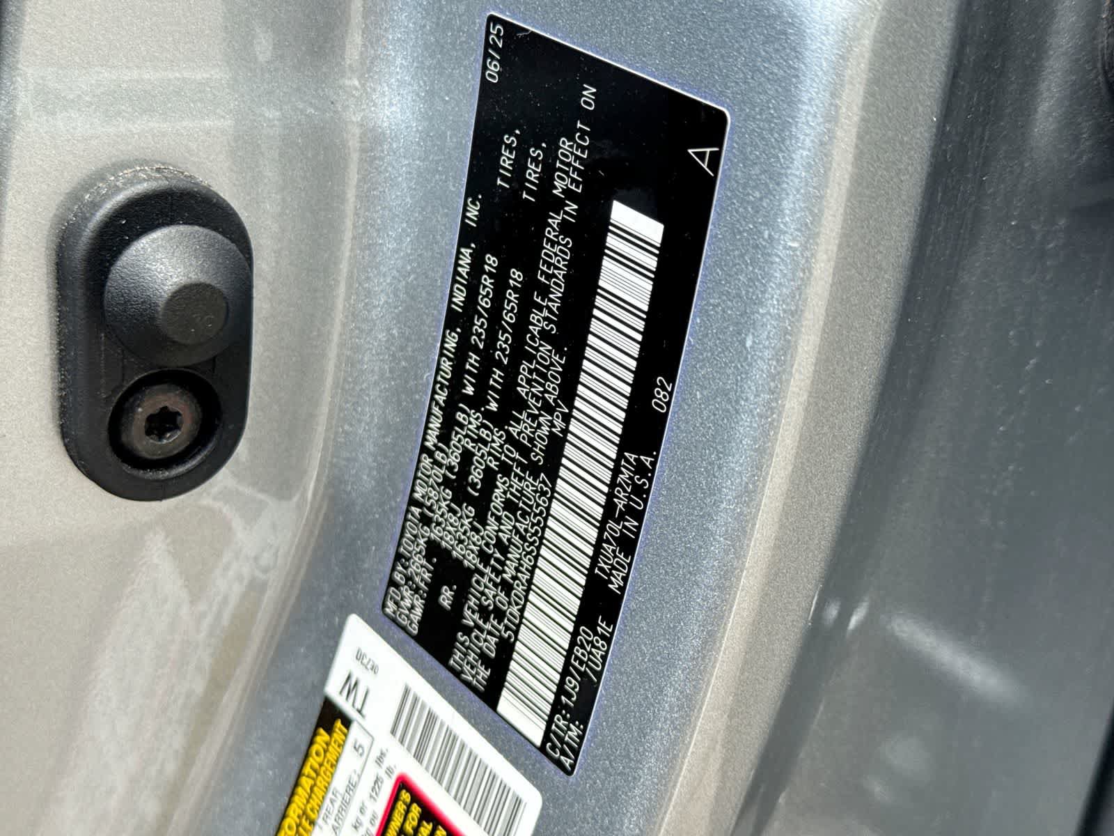 Used 2025 Toyota Highlander XLE FWD image 43