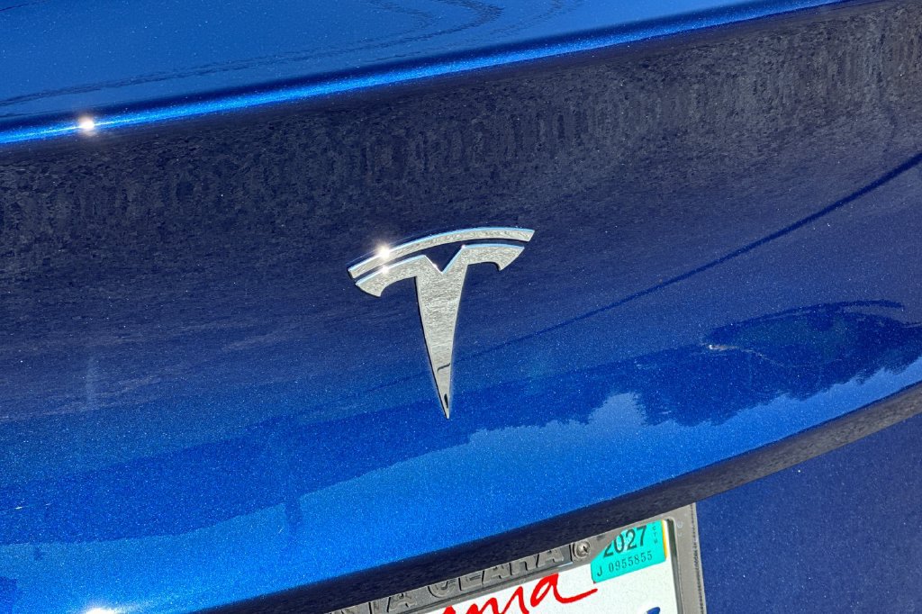 Used 2023 Tesla Model Y 2WD image 26