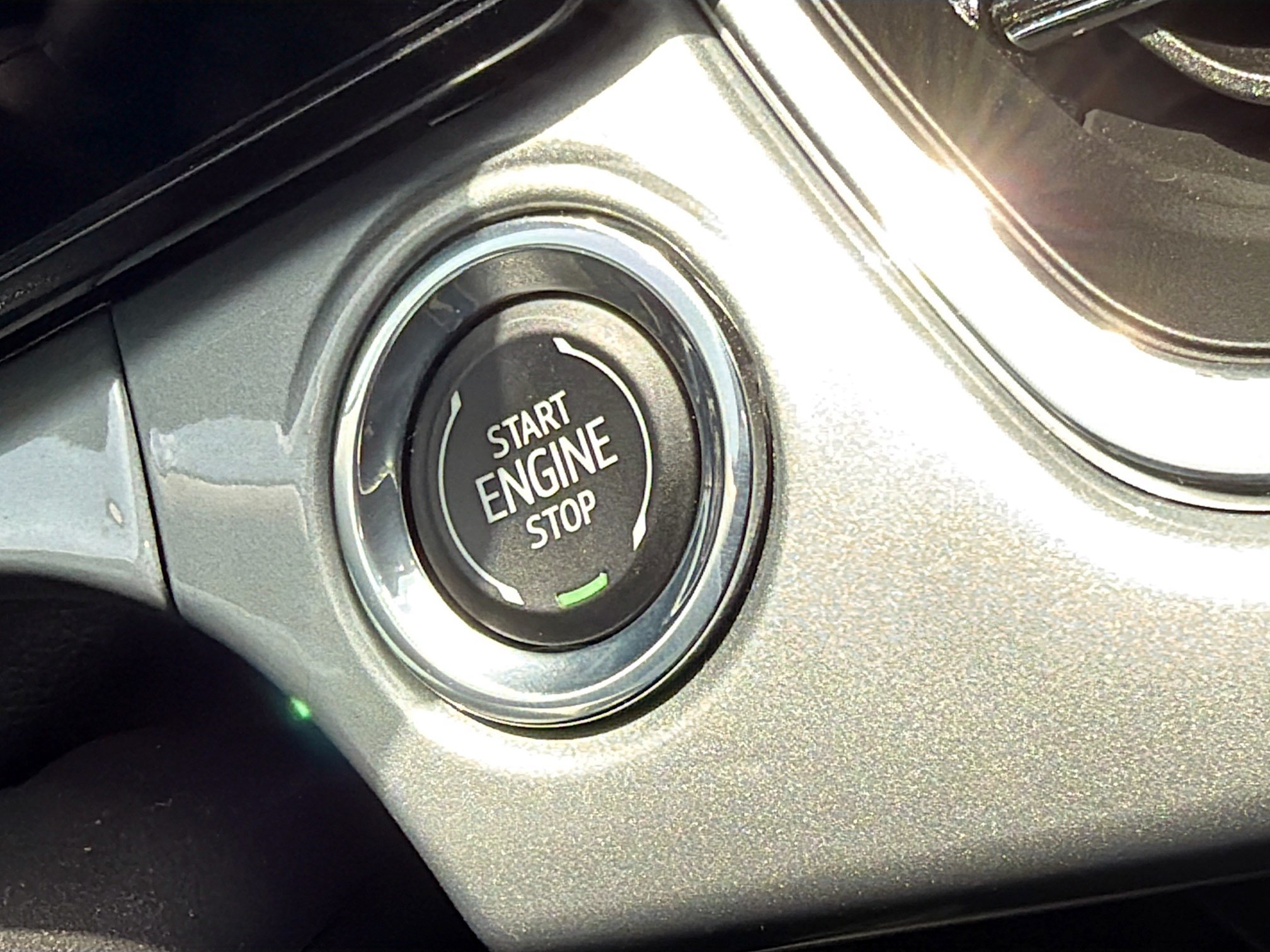 Used 2025 Chevrolet Trax LT w/ LT Convenience Package FWD image 34
