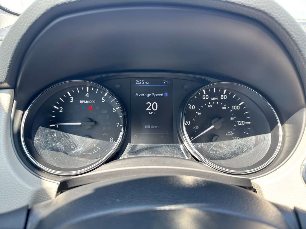 Used 2020 Nissan Rogue Sport SV FWD image 12