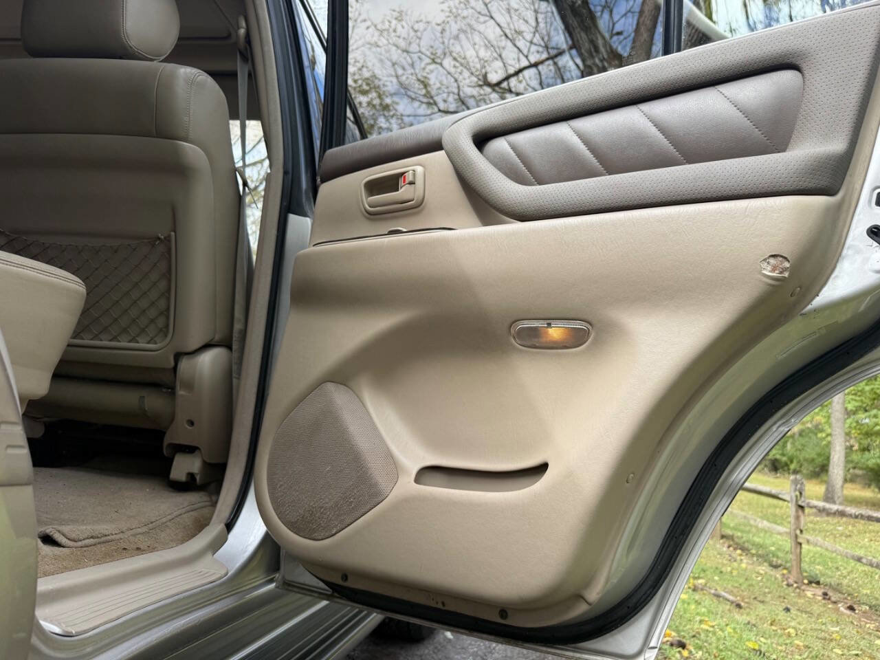 Used 2000 Toyota Land Cruiser Base AWD 4dr SUV image 62