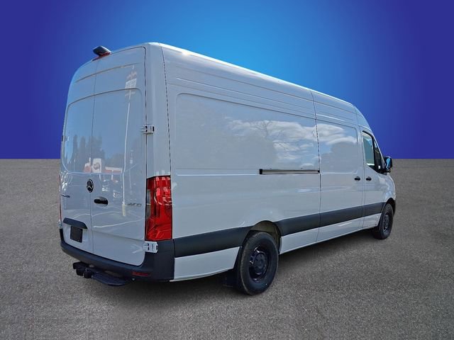 Used 2025 Mercedes-Benz Sprinter 2500 image 4