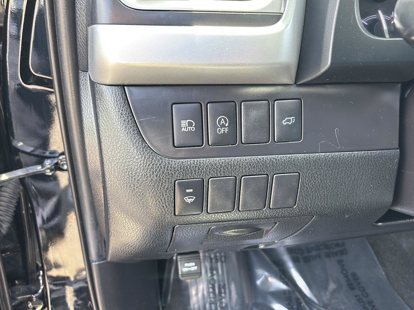 Used 2019 Toyota Highlander XLE AWD/4WD image 30