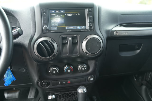 Used 2016 Jeep Wrangler Sport w/ Quick Order Package 24S AWD/4WD image 20