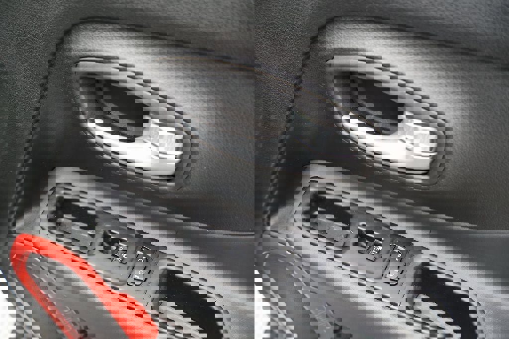 Used 2023 Jeep Renegade Trailhawk image 16