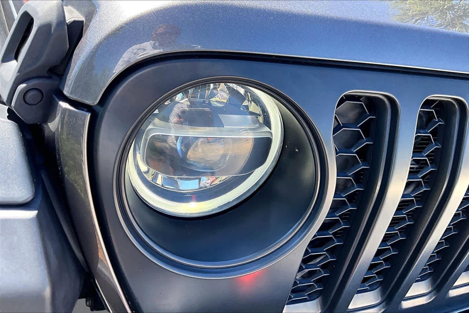 Used 2021 Jeep Gladiator Mojave AWD/4WD image 27