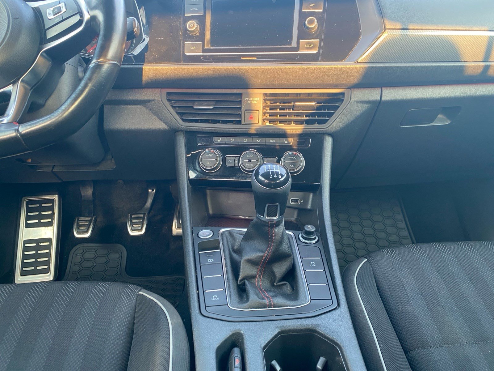 Used 2019 Volkswagen Jetta GLI FWD image 13