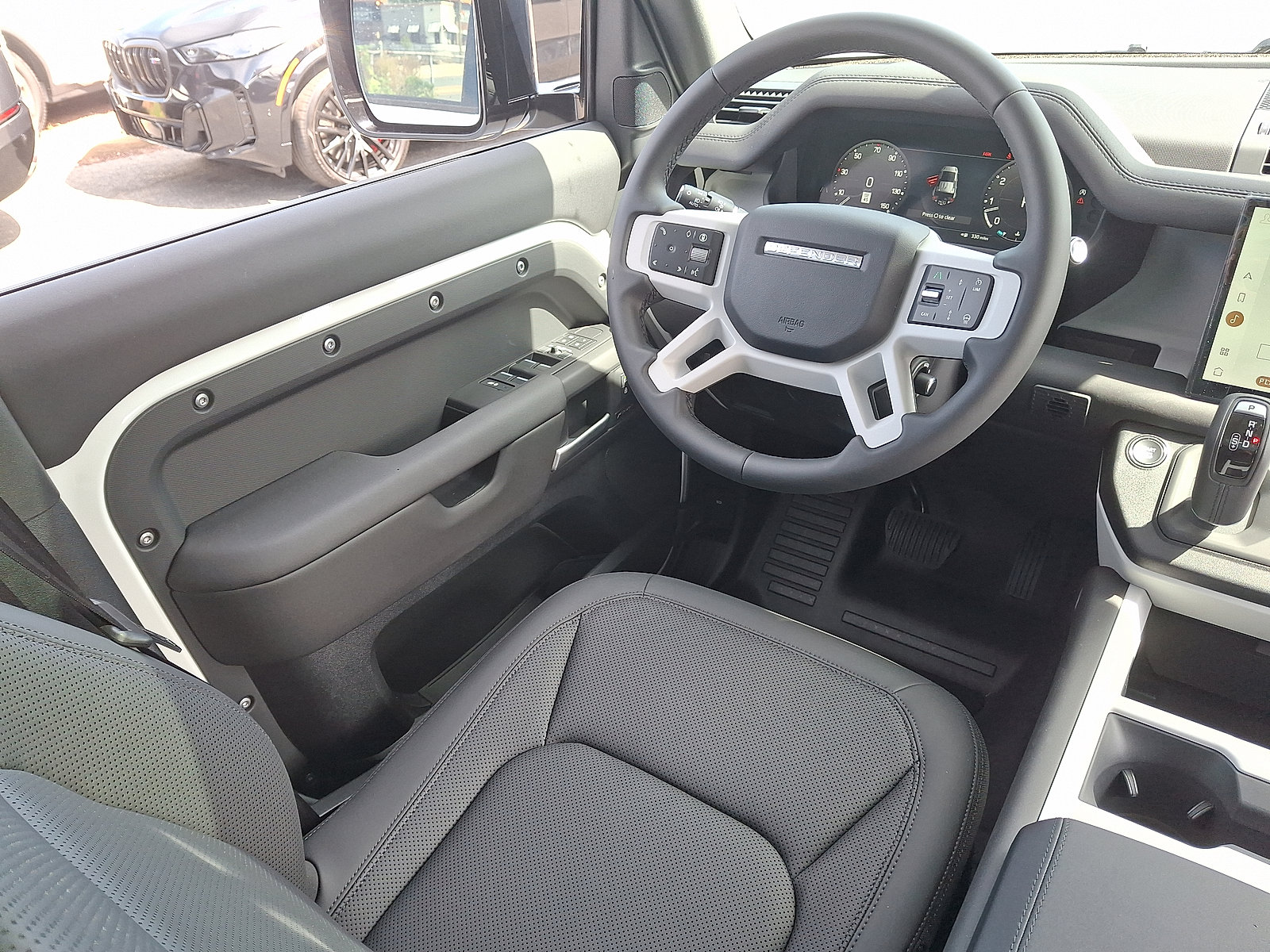 New 2025 Land Rover Defender 110 S image 12