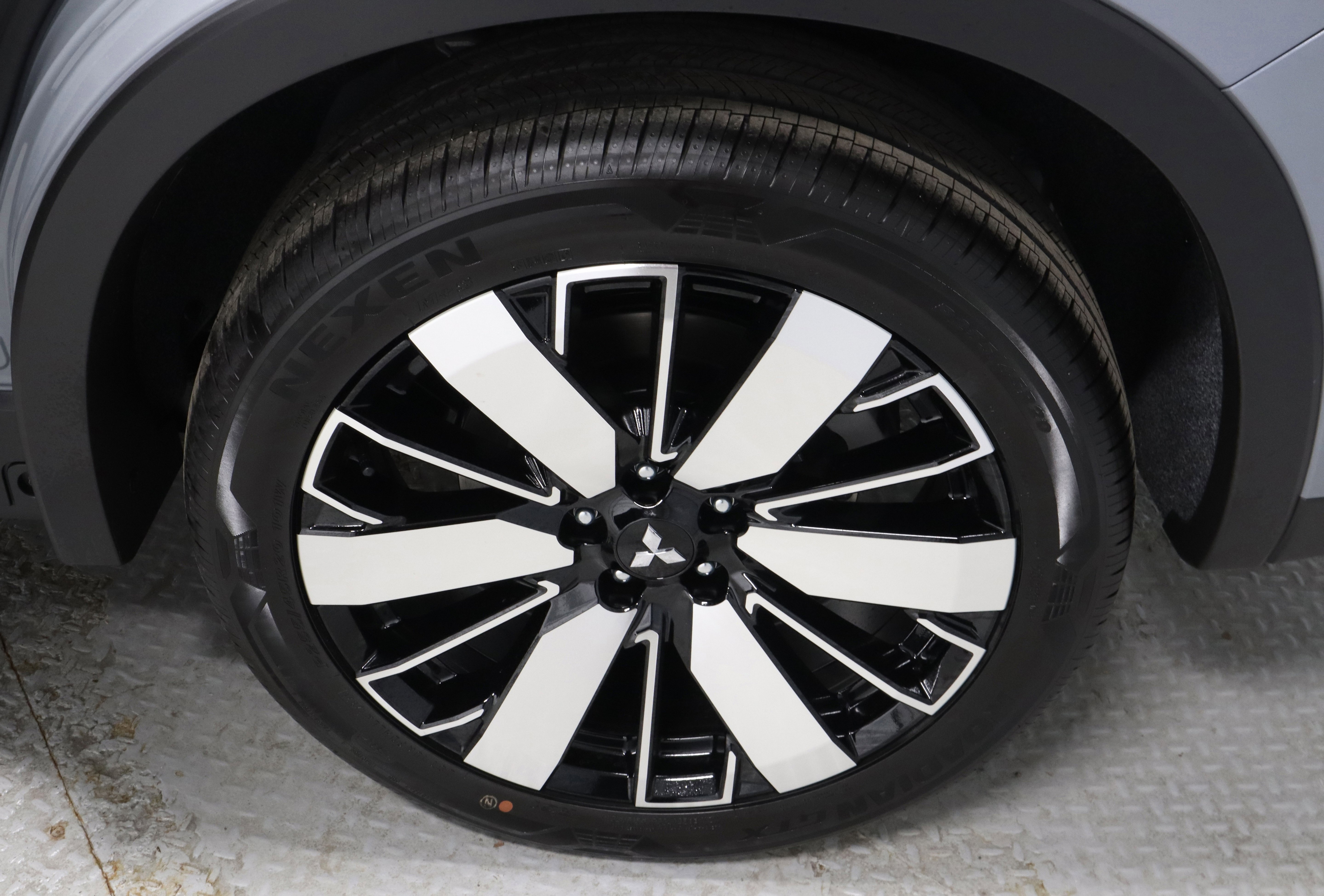 New 2026 Mitsubishi Outlander SE image 12