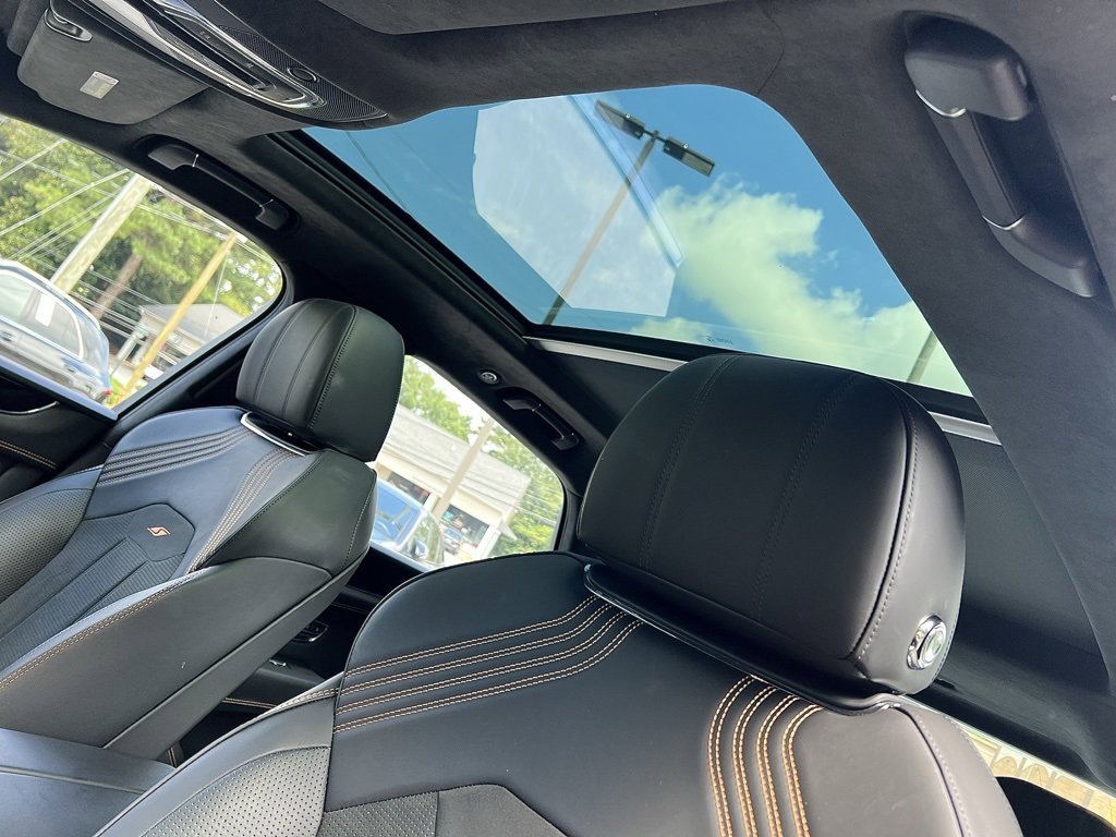 Used 2023 Bentley Bentayga image 52