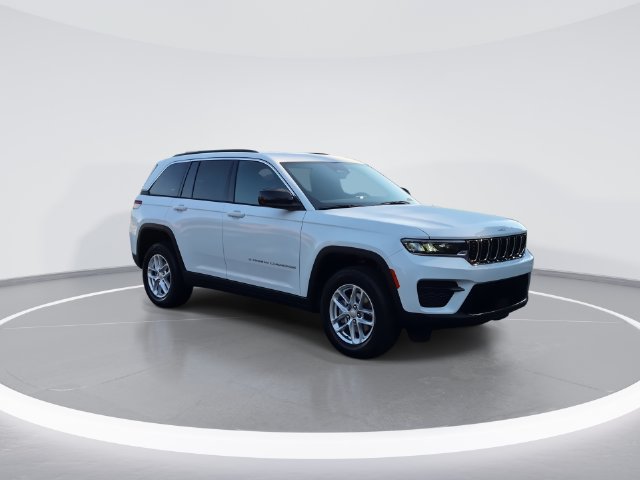 New 2026 Jeep Grand Cherokee Laredo X RWD image 2