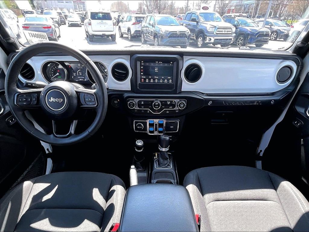 Used 2023 Jeep Wrangler Unlimited AWD/4WD image 21