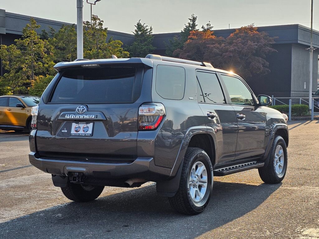 Used 2022 Toyota 4Runner SR5 Premium image 8