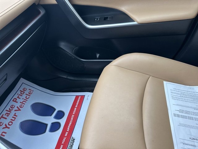 Used 2020 Toyota RAV4 Limited image 18