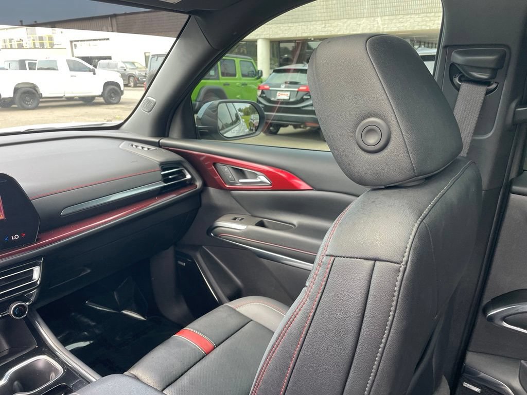 Used 2025 Chevrolet Traverse RS w/ LPO, Floor Liner Package AWD/4WD image 27