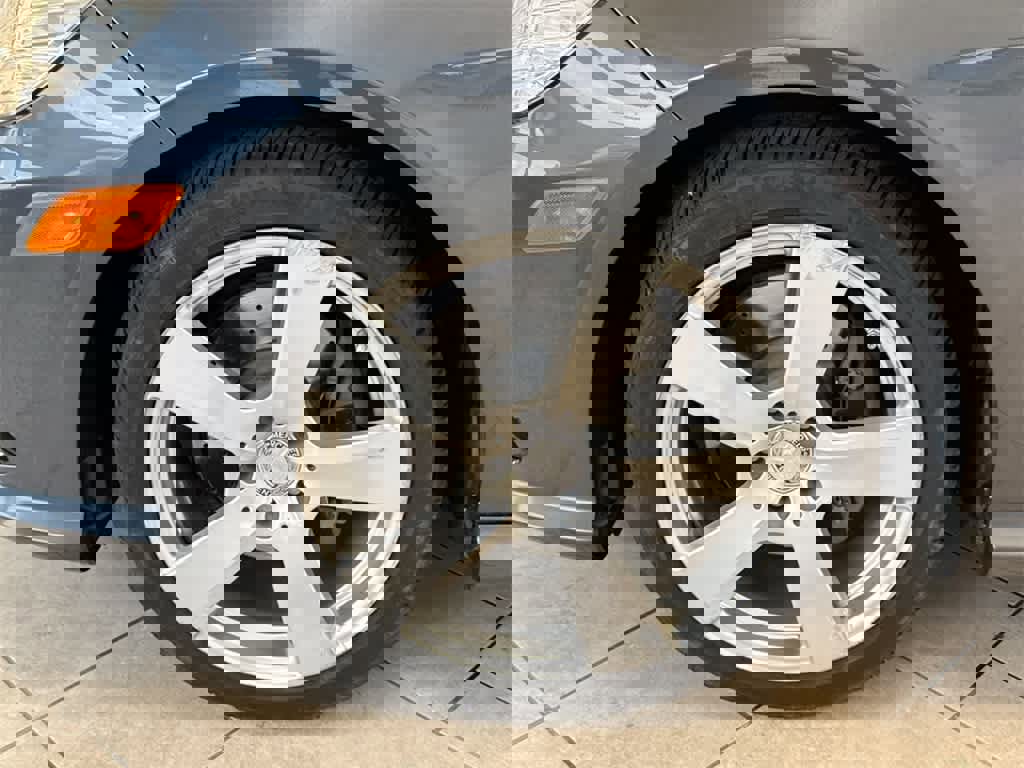 Used 2012 Mercedes-Benz E 350 4MATIC Sedan image 14