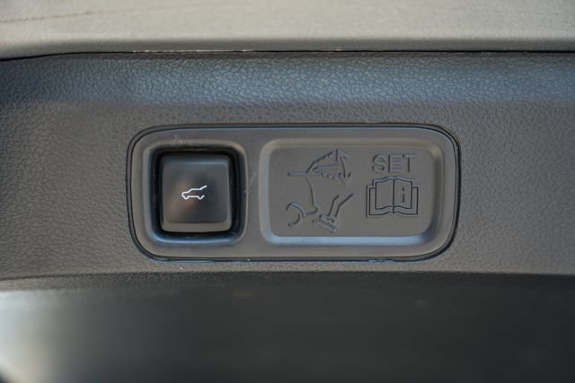 Used 2022 Ford Expedition Max Limited AWD/4WD image 16