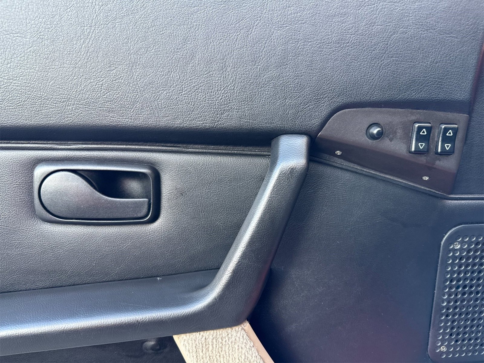 Used 1987 Porsche 944 Coupe image 12