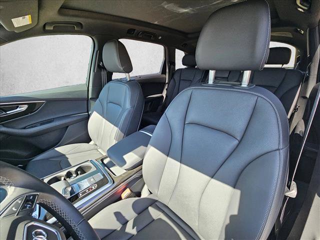 Used 2025 Audi Q7 3.0T Premium Plus w/ Premium Plus Package AWD/4WD image 11