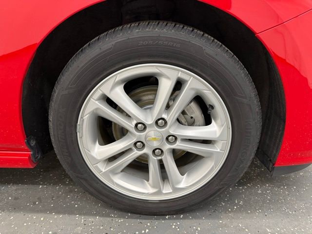 Used 2018 Chevrolet Cruze LT w/ Convenience Package image 22